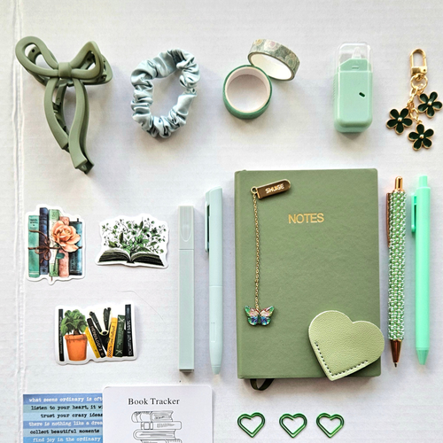 🌿 Calm Green Reader – Classic Bookish Bundle